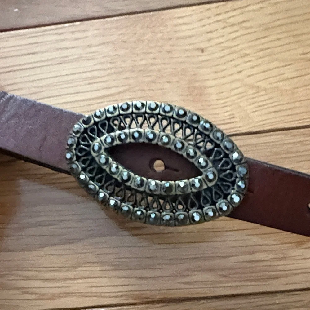 Fossil Brown Leather Belt with Decorative Oval Buckle